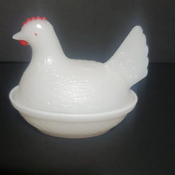 Vtg White Indiana Milk Glass Hen On Nest Medium Dish - Picture 1 of 5